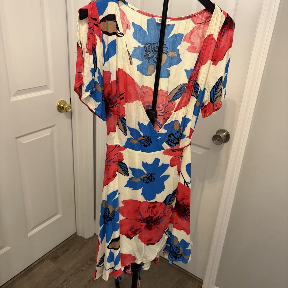 Lunik Stay A Little Longer floral wrap dress Sm Summer Wedding Feminine Tropical